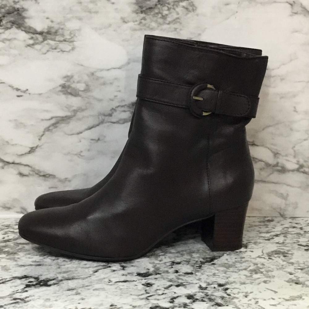 Bandolino Women's Brown Leather Booties - Picture 2 of 14